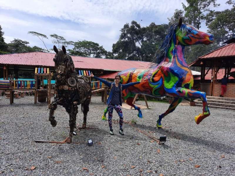 exchange students enjoying their time in nature in Colombia