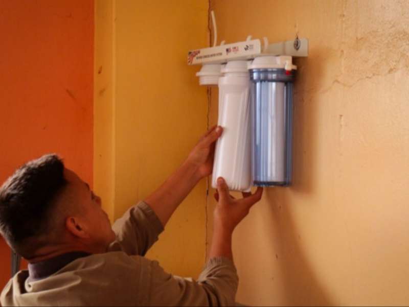fitting-wall-mounted-water-filter-home