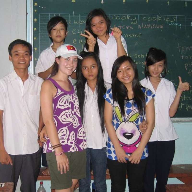 Teaching and Assisting in Schools in Vietnam with Love Volunteers!