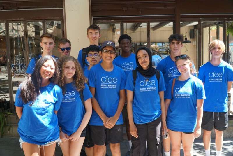 High school participants wearing CIEE shirts in Barcelona