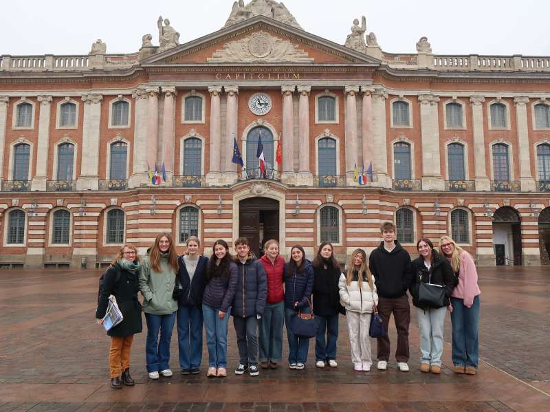 High school summer orientation in Toulouse