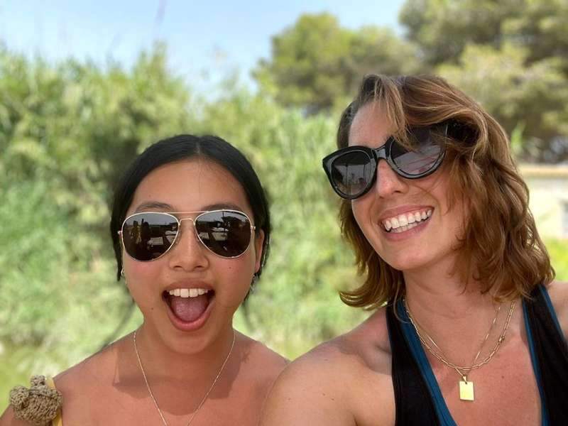 High schoolers in Barcelona wearing sunglasses on a sunny day