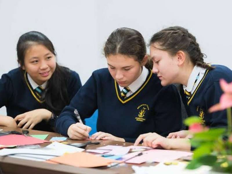 International students in Chinese high school