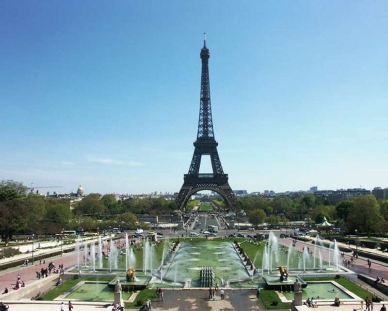Intern in Paris