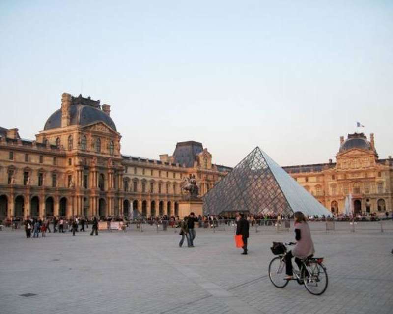 Intern in Paris