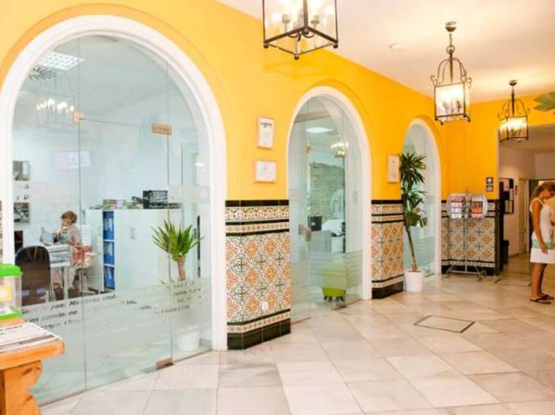 Intern in Sevilla
