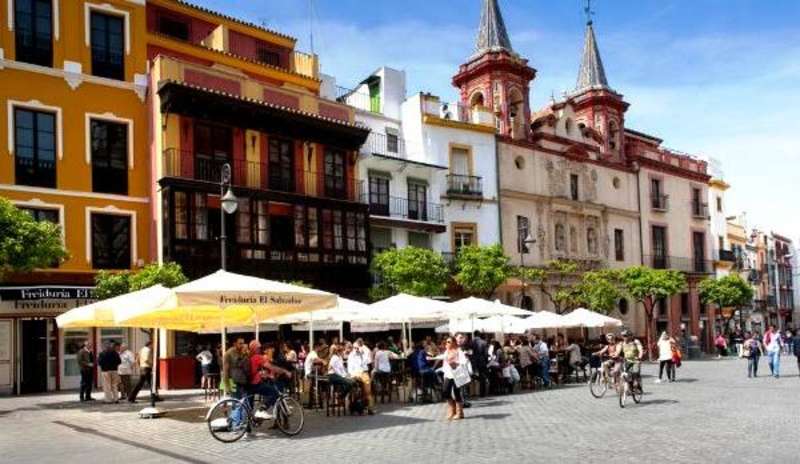 Intern in Sevilla