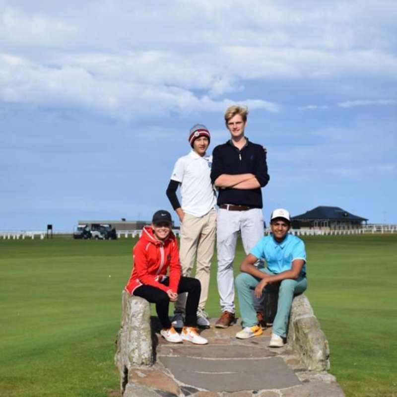 summer school golf students playing st andrews