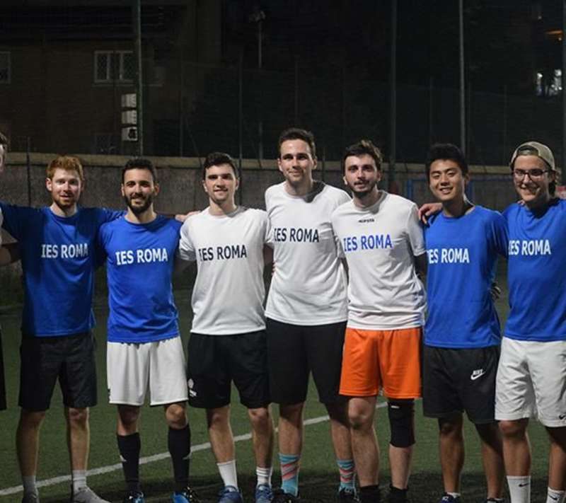 Student Soccer Team: IES ROMA