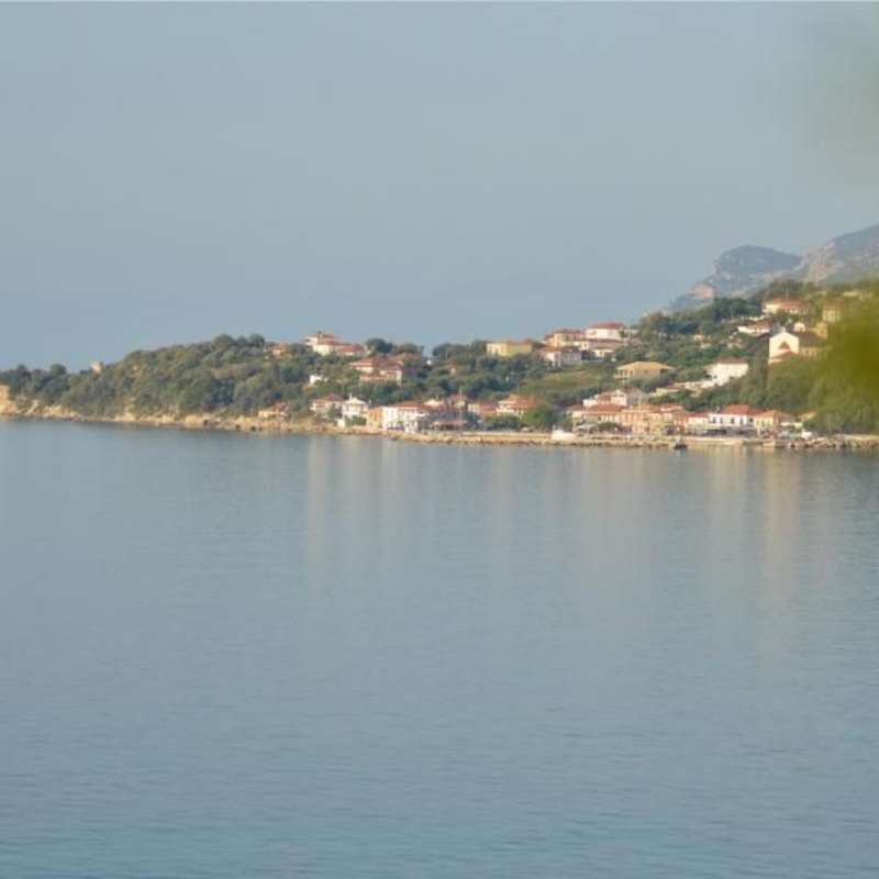 volunteer in greece