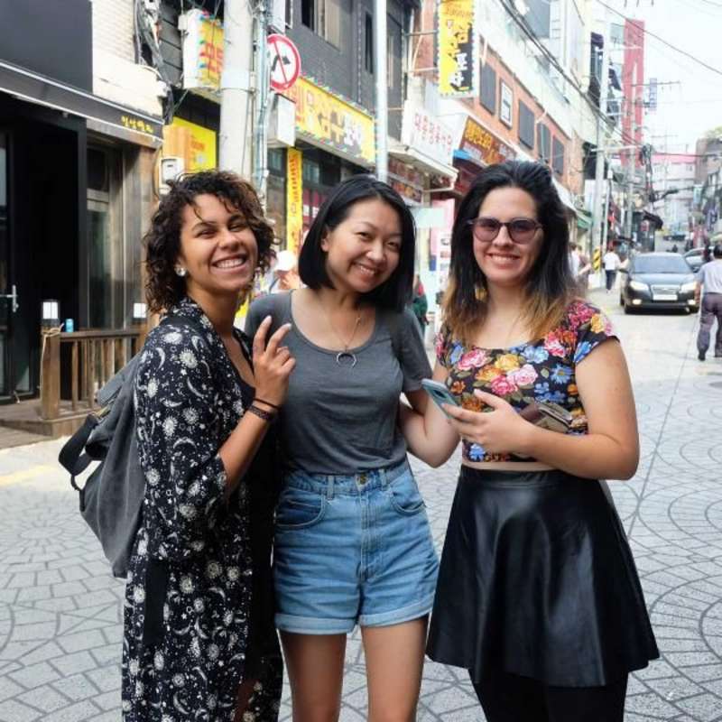Students explore Seoul 