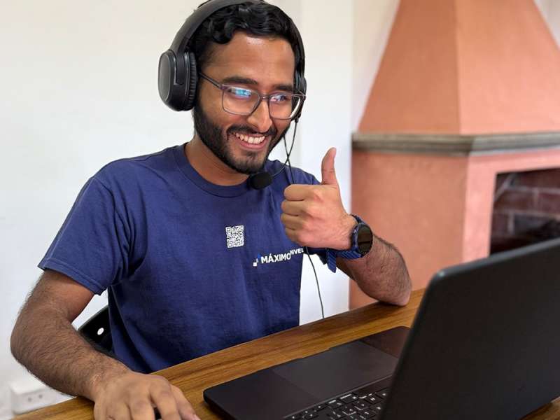 Learn Spanish online with Maximo Nivel