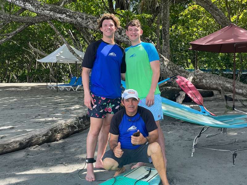 Learn to surf in Costa Rica with Maximo Nivel