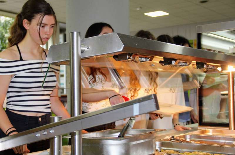 Lunch and dinner buffet