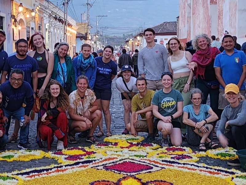Maximo Nivel Gap Year program participants in Guatemala