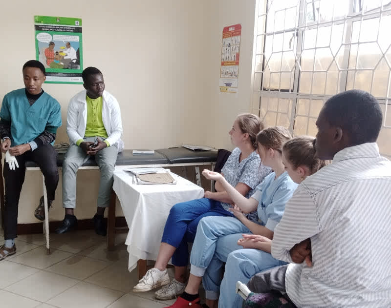 medi trip hospital assistants volunteering