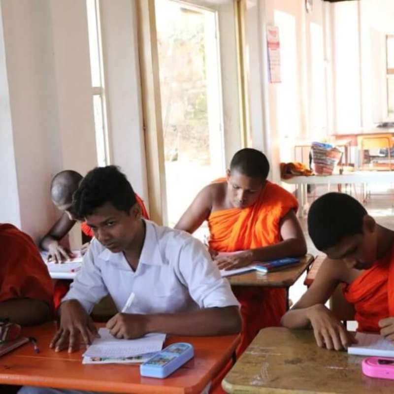 GoEco Sri Lanka - Teaching English to Buddhist Monks