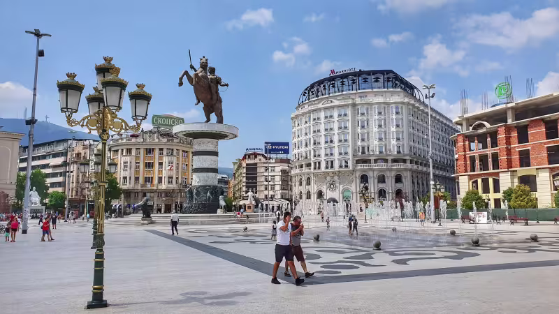 Monumental Sko[je!