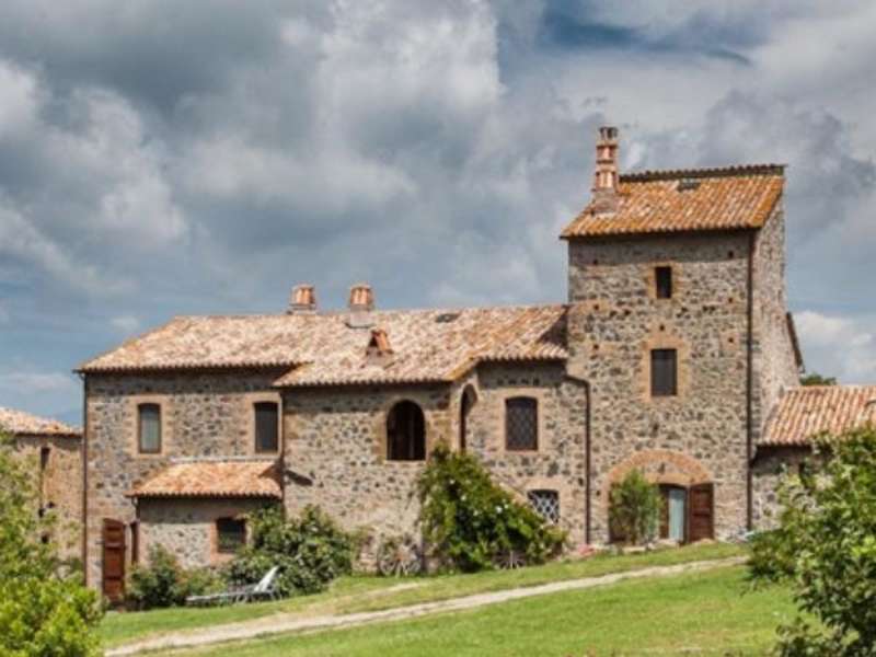 farmhouse in italy