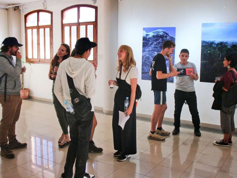 photography-exhibition-visitors-guaranda