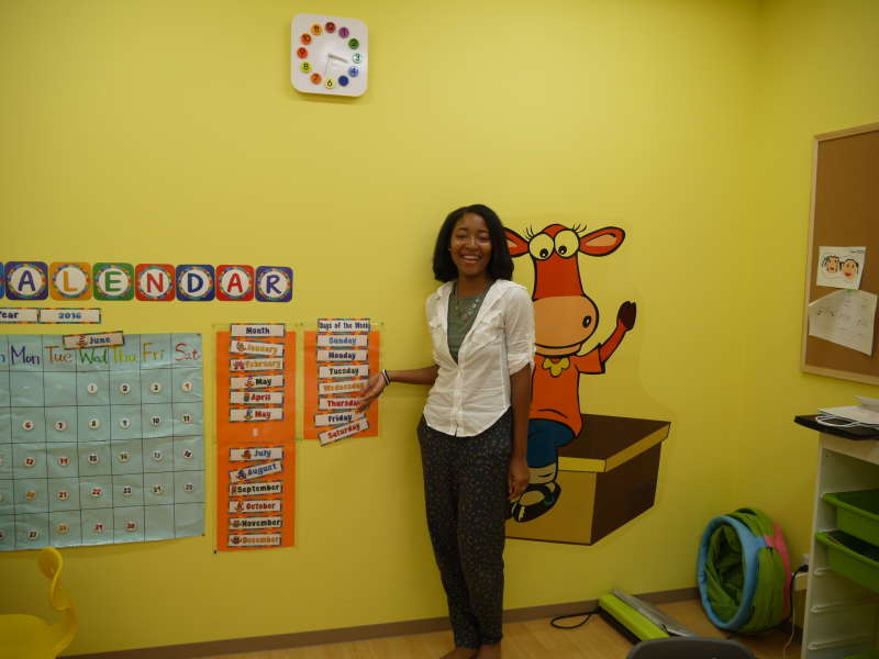 girl showing office calendar