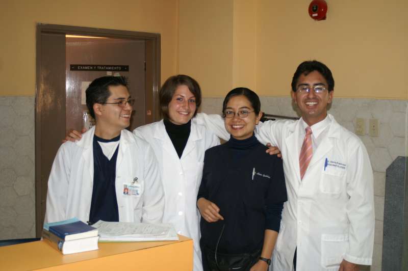 Psychology intern working in a hospital setting in Ambato, Ecuador