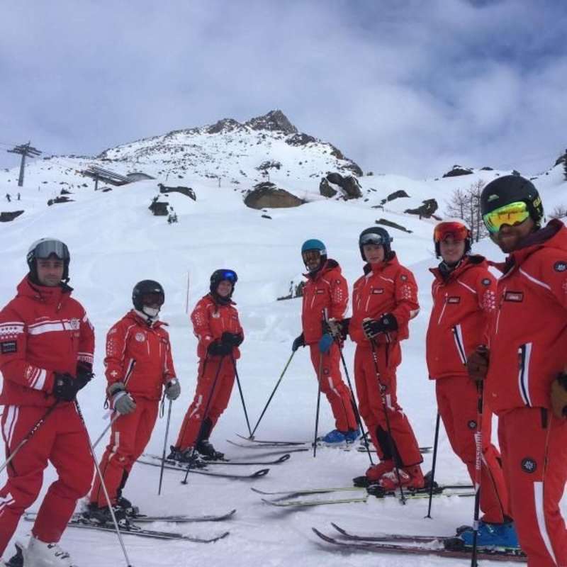 Switzerland ski instructors