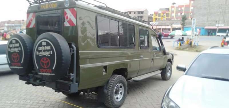 Safari jeep