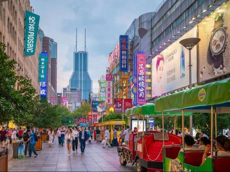 Shopping district in Shanghai