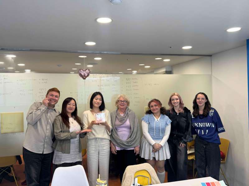 Small group classes at LTL Seoul