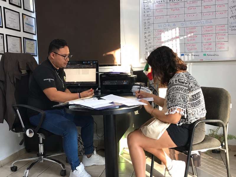 Student receiving a one-to-one Business Spanish lesson in Mexico