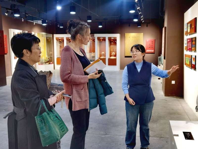 Student visiting a museum in Chengdu