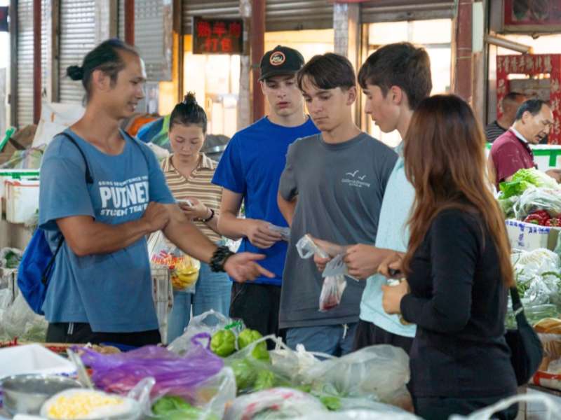 Students at open market in Shanghai