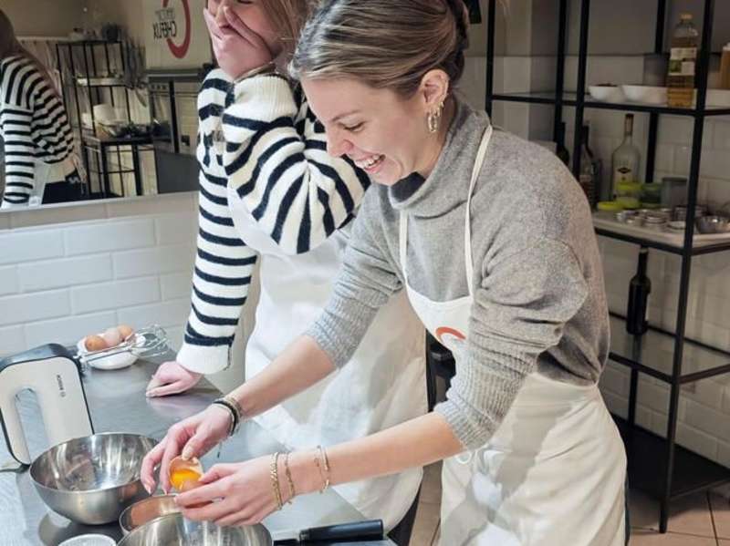 Students making tiramisu in Italy