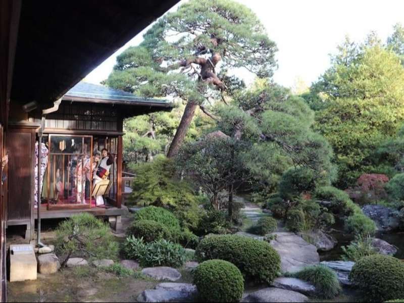 Students on trip to temple in Japan