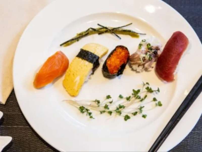 Sushi plate