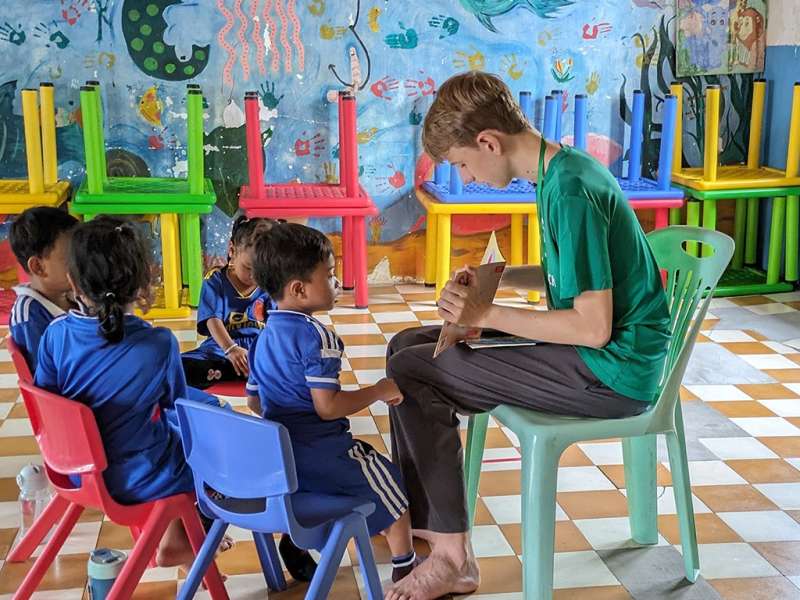 teach in cambodia
