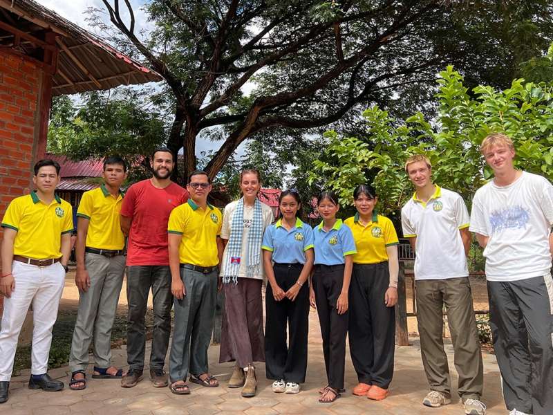 teach in cambodia