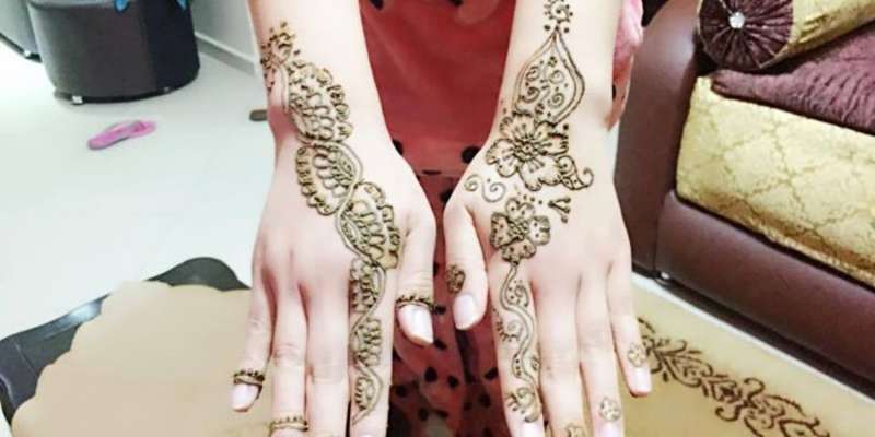 Temporary golden tattoo