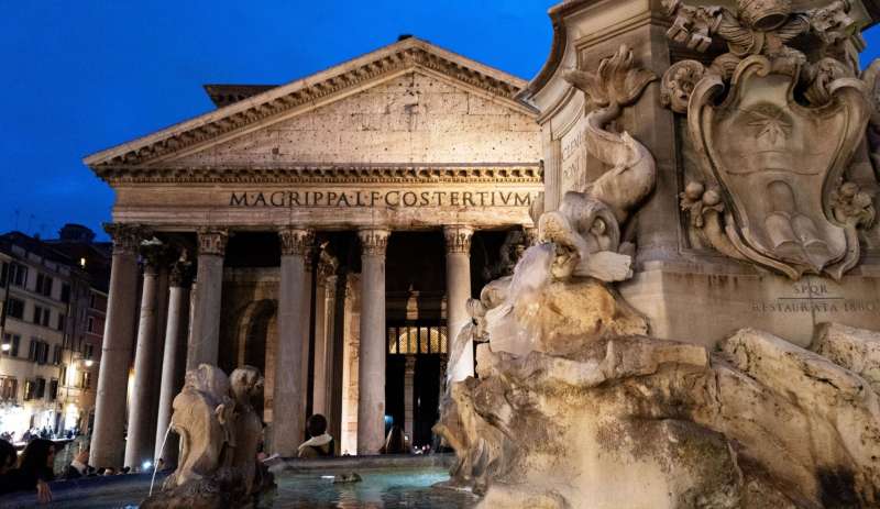 The Pantheon at dusk