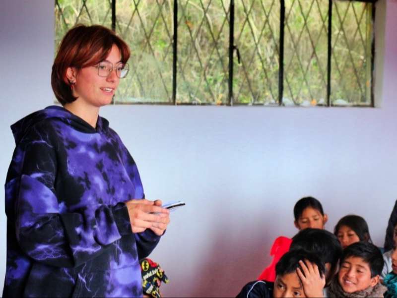 volunteer-teaching-classroom-rural-school