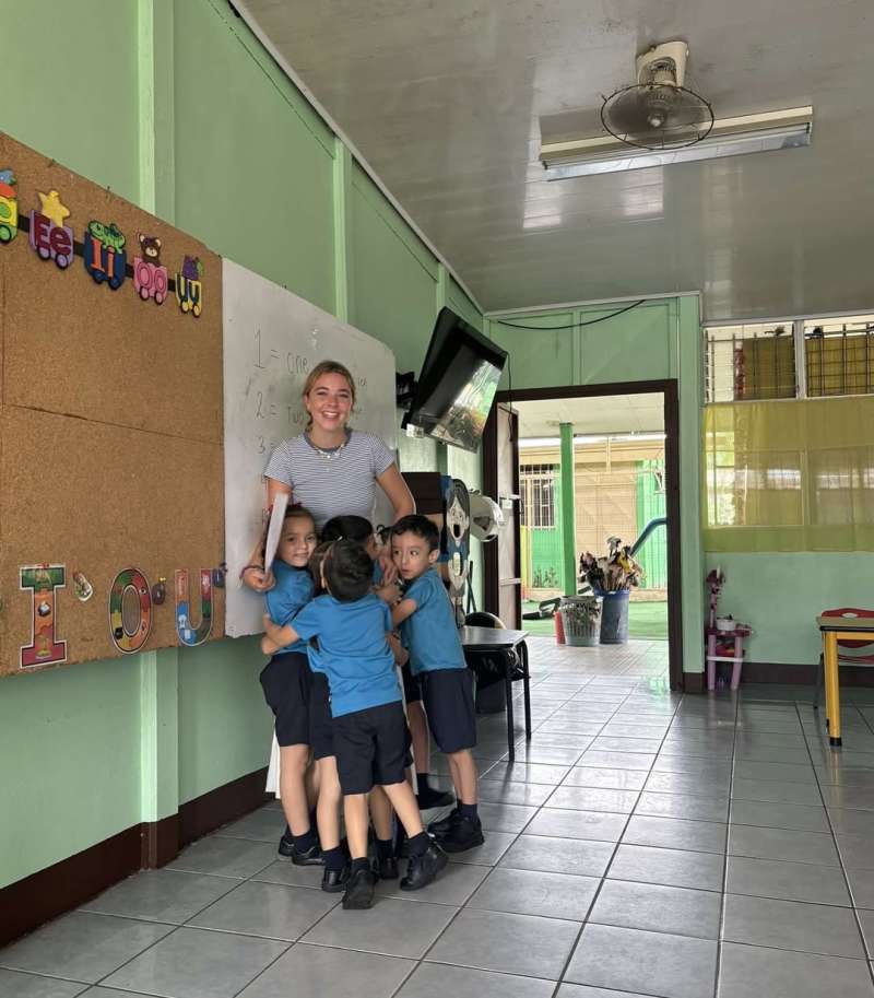 volunteer teaching English Maximo Costa Rica