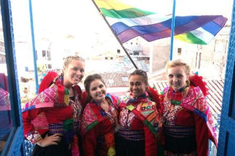 Volunteers in Peruvian costume